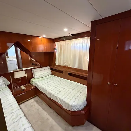 Botel Summer Luxury *